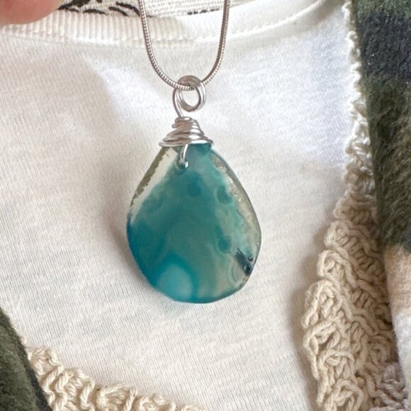 HUGE BLUE AGATE SILVER NECKLACE - Picture 2 of 2